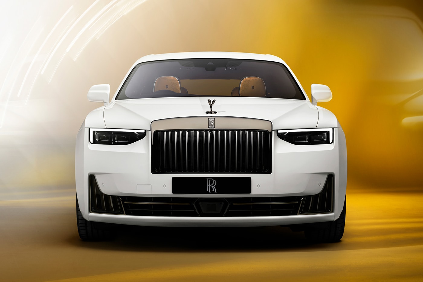 웅장함과 세련됨이 공존하는 롤스로이스 고스트 시리즈 II & 블랙 배지 고스트 시리즈 II 시승기