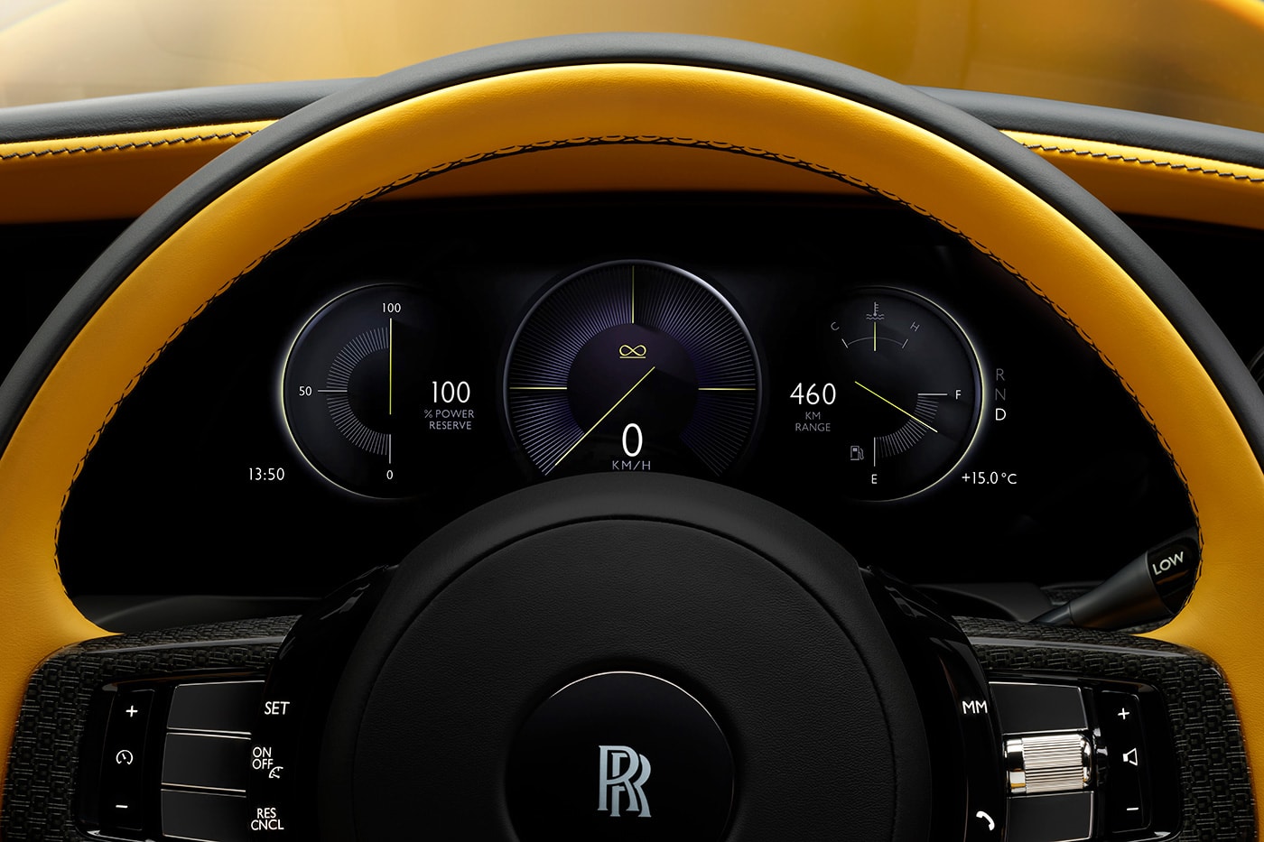 웅장함과 세련됨이 공존하는 롤스로이스 고스트 시리즈 II & 블랙 배지 고스트 시리즈 II 시승기