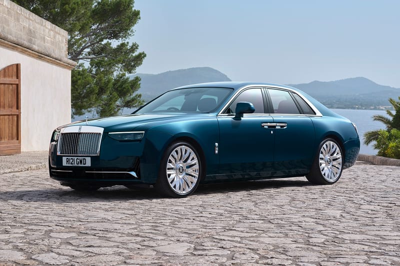 웅장함과 세련됨이 공존하는 롤스로이스 고스트 시리즈 II & 블랙 배지 고스트 시리즈 II 시승기