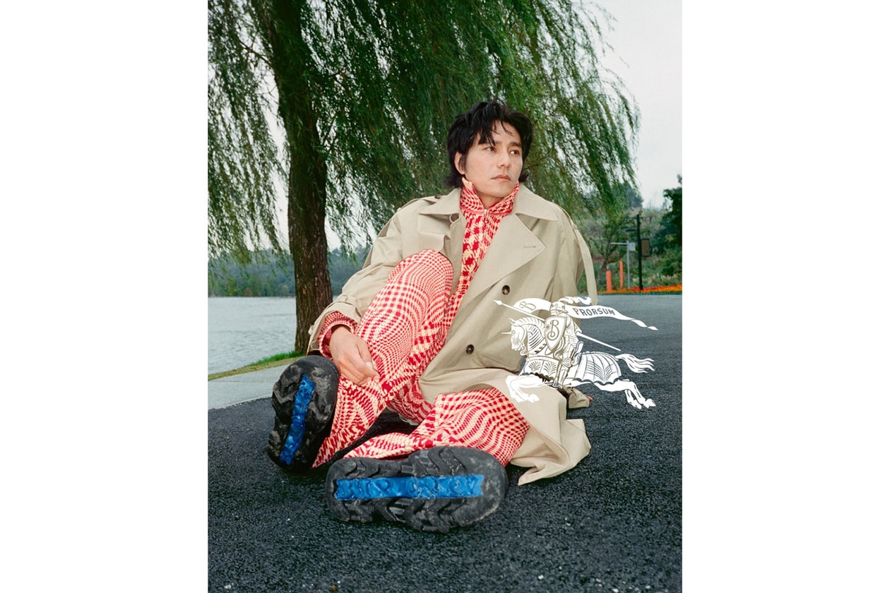 패션 브랜드가 2025 ‘뱀의 해’를 기념하는 법, 스와로브스키, 마르지엘라, 버버리, 나이키, 조던, 예거르쿨트르