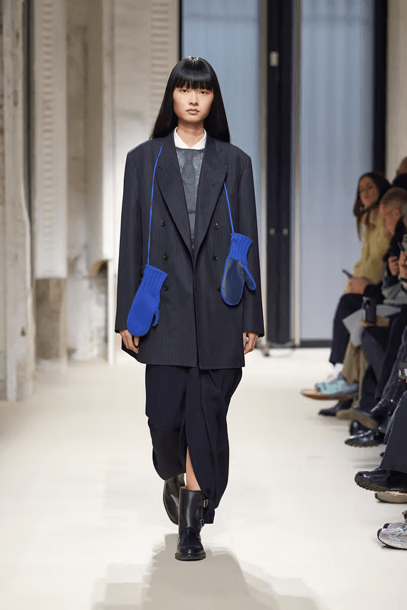 오라리 2025 FW 컬렉션 공개
