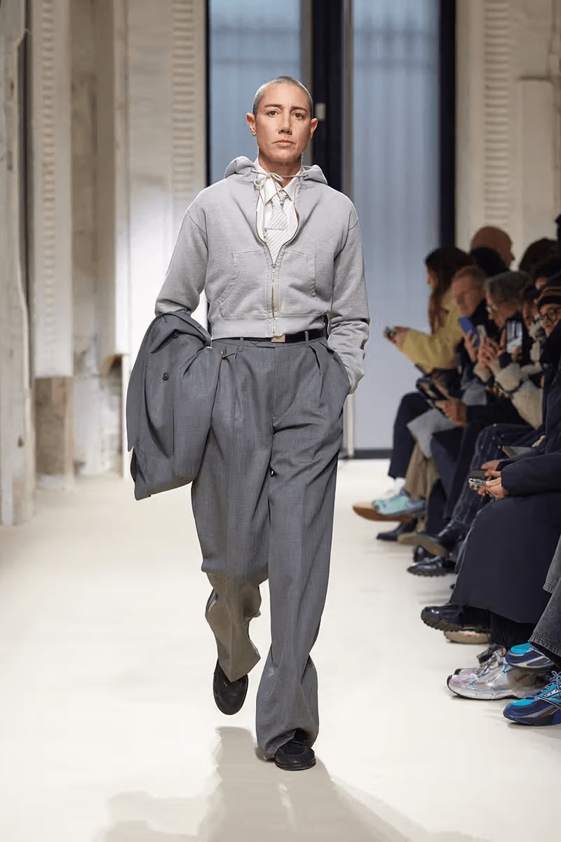 오라리 2025 FW 컬렉션 공개