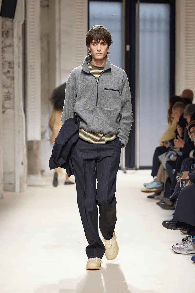 오라리 2025 FW 컬렉션 공개