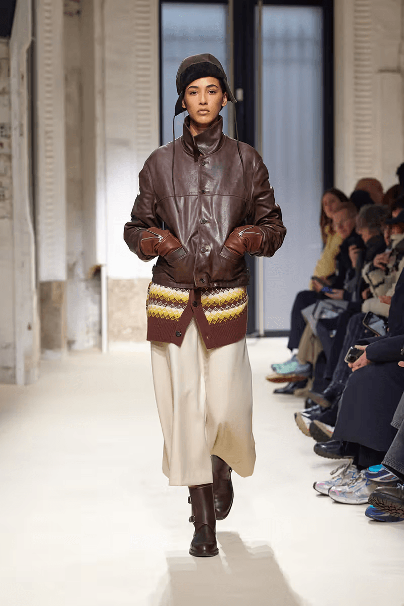 오라리 2025 FW 컬렉션 공개