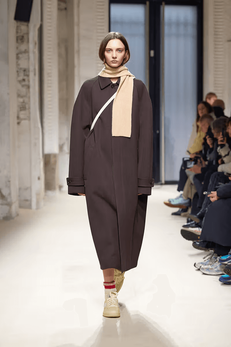 오라리 2025 FW 컬렉션 공개