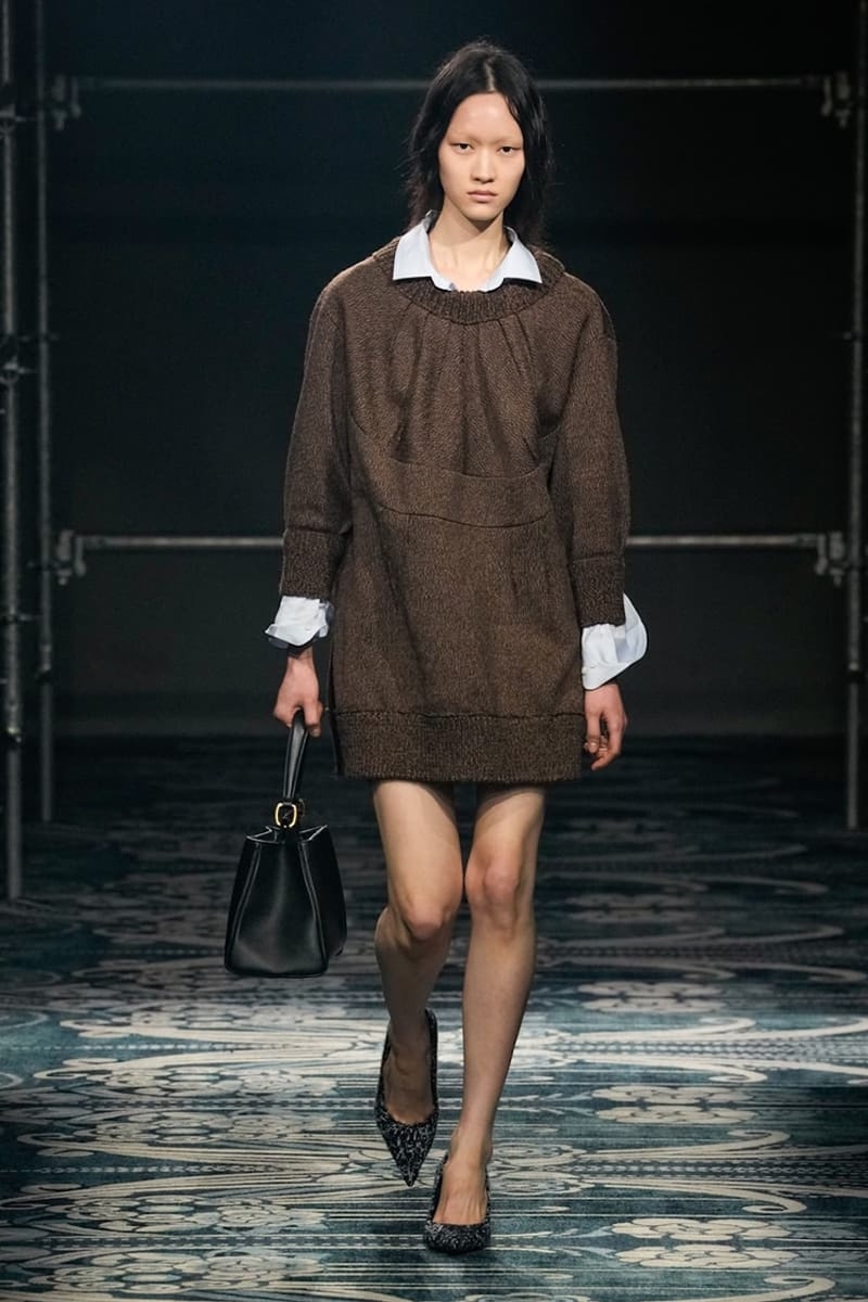 프라다 2025 FW 컬렉션 공개, 미우치아 프라다, 미우미우, 라프시몬스, 라프 시몬스