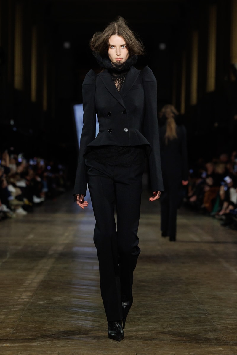 댄디즘의 재해석, 맥퀸 2025 가을, 겨울 컬렉션 alexander mcqueen 알렉산더 맥퀸