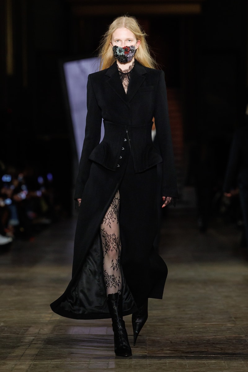댄디즘의 재해석, 맥퀸 2025 가을, 겨울 컬렉션 alexander mcqueen 알렉산더 맥퀸