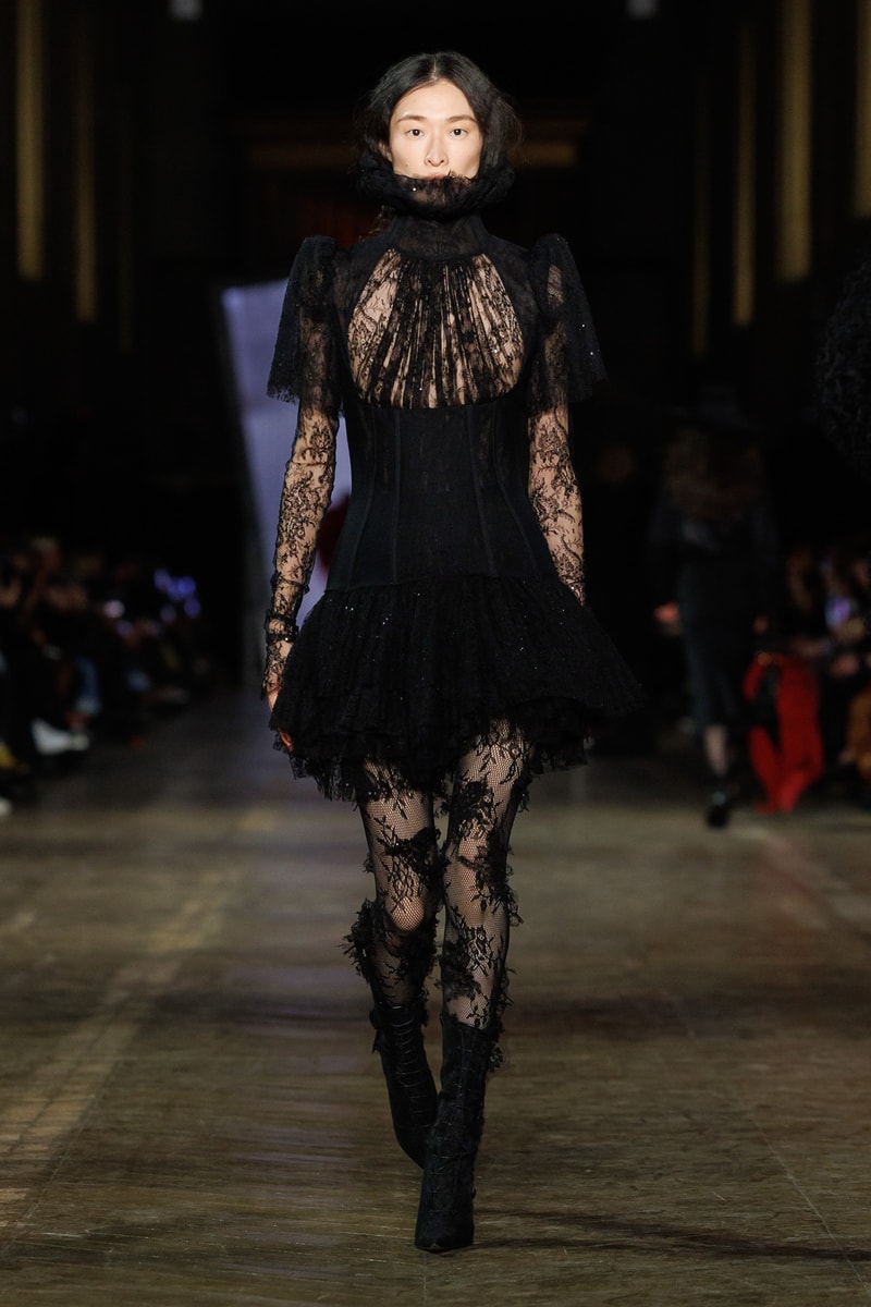 댄디즘의 재해석, 맥퀸 2025 가을, 겨울 컬렉션 alexander mcqueen 알렉산더 맥퀸