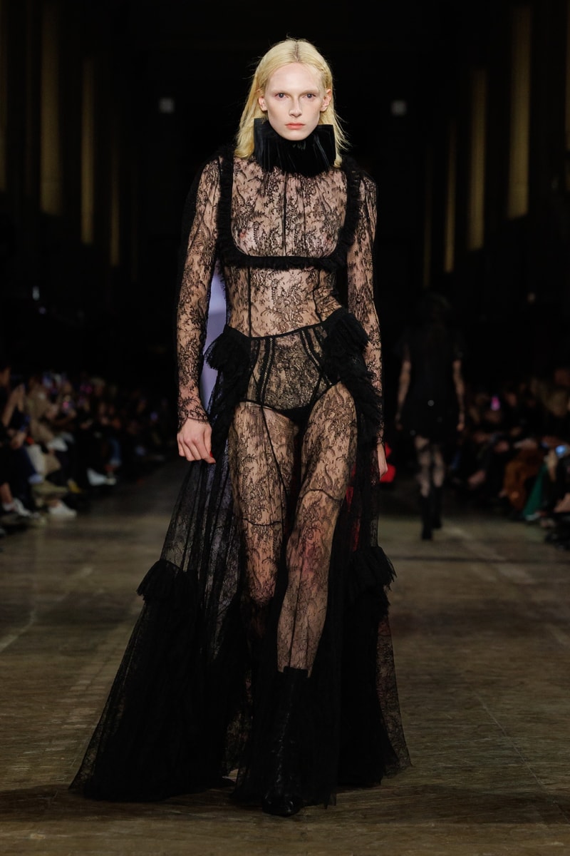 댄디즘의 재해석, 맥퀸 2025 가을, 겨울 컬렉션 alexander mcqueen 알렉산더 맥퀸
