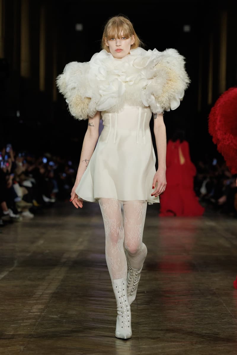 댄디즘의 재해석, 맥퀸 2025 가을, 겨울 컬렉션 alexander mcqueen 알렉산더 맥퀸