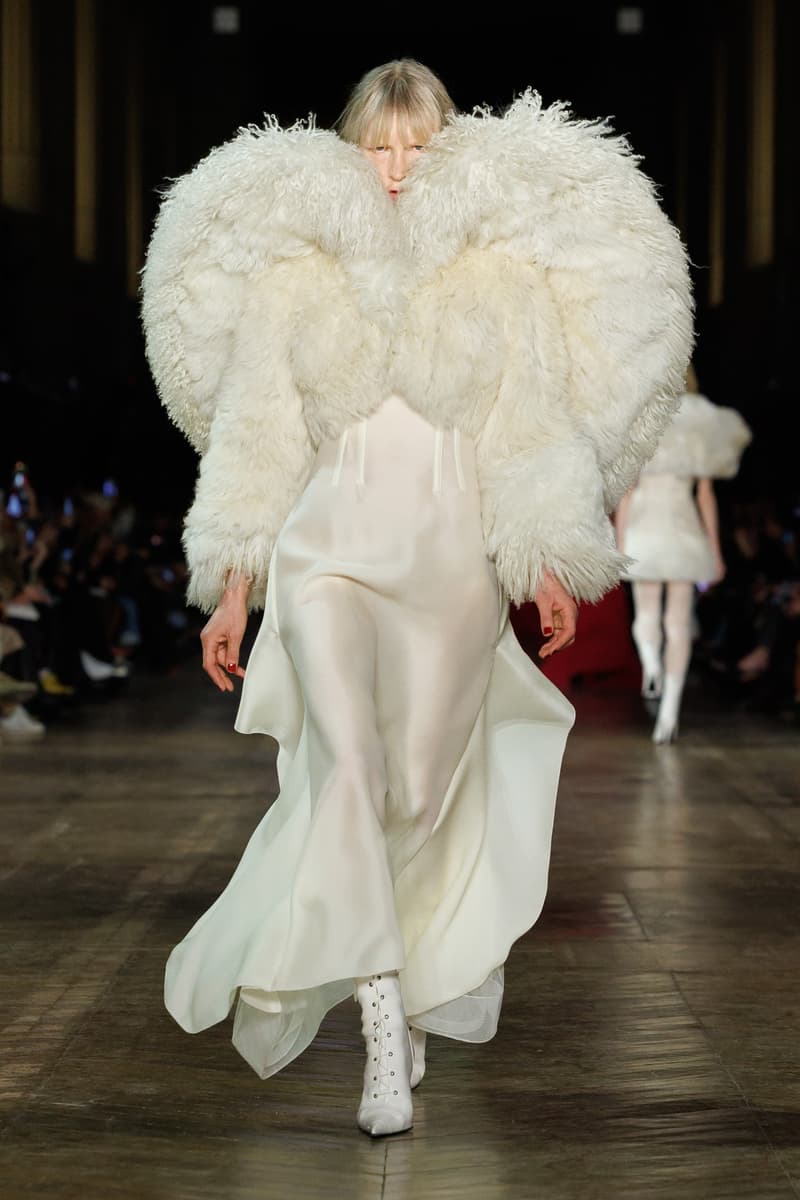 댄디즘의 재해석, 맥퀸 2025 가을, 겨울 컬렉션 alexander mcqueen 알렉산더 맥퀸