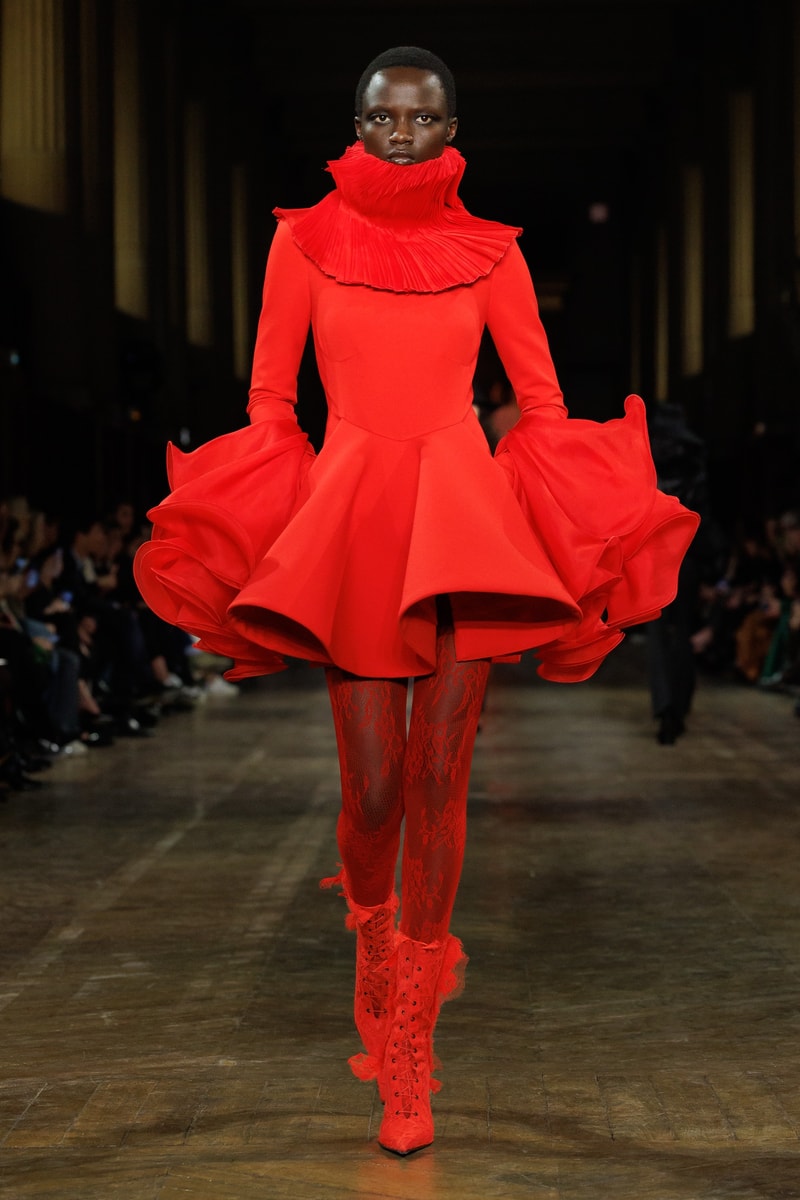 댄디즘의 재해석, 맥퀸 2025 가을, 겨울 컬렉션 alexander mcqueen 알렉산더 맥퀸