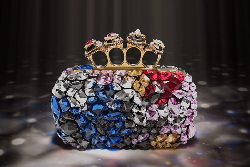 맥퀸 2025 이브닝 클러치 캡슐 컬렉션 공개