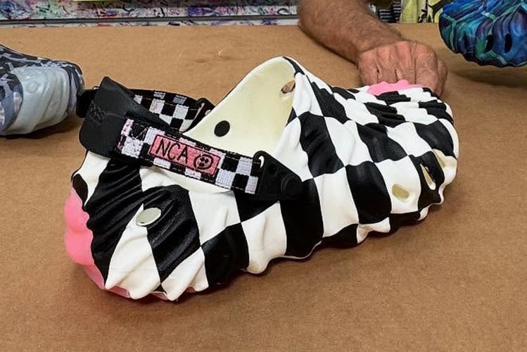 살레헤 벰버리 x 니나 샤넬 애브니 x 크록스 폴렉스 클로그 공개