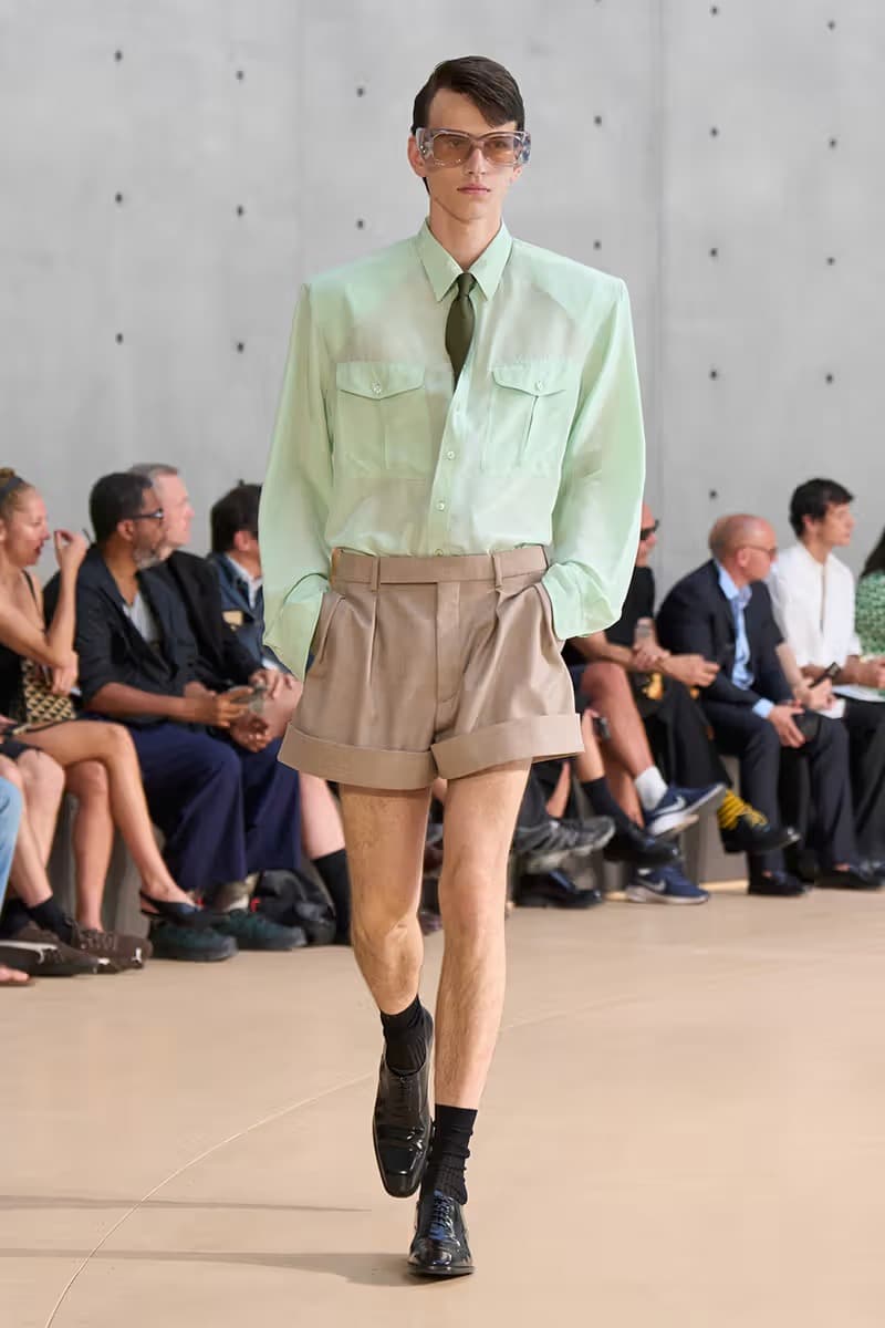 생 로랑 26 SS 남성복 컬렉션 공개
