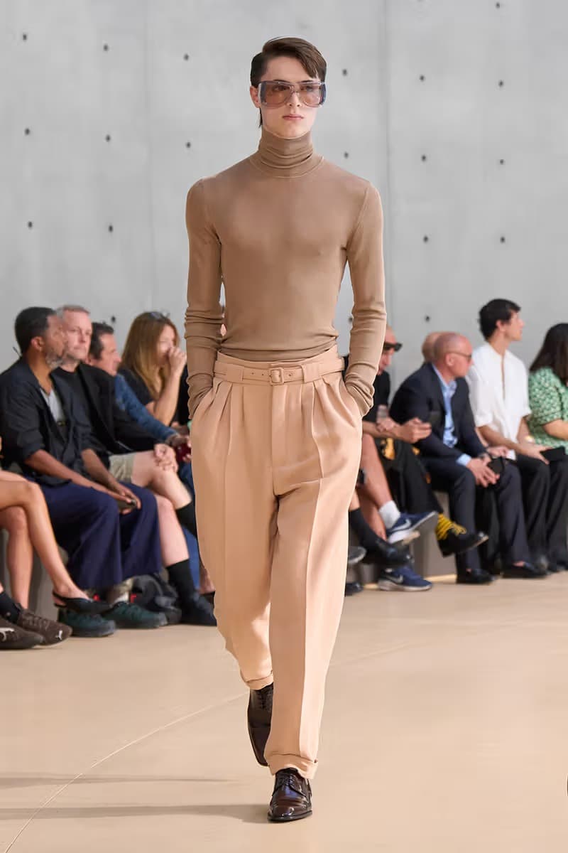 생 로랑 26 SS 남성복 컬렉션 공개