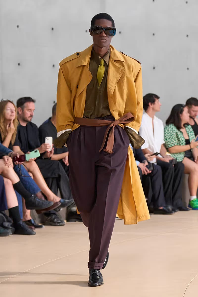 생 로랑 26 SS 남성복 컬렉션 공개