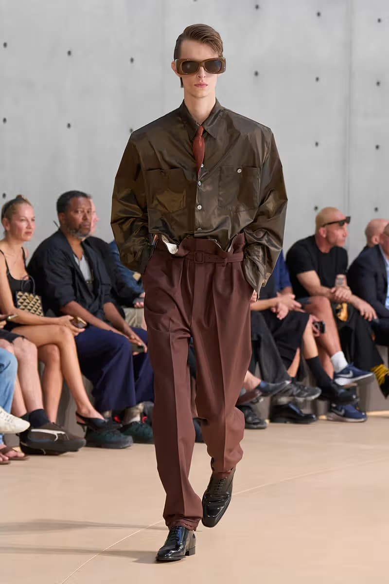 생 로랑 26 SS 남성복 컬렉션 공개
