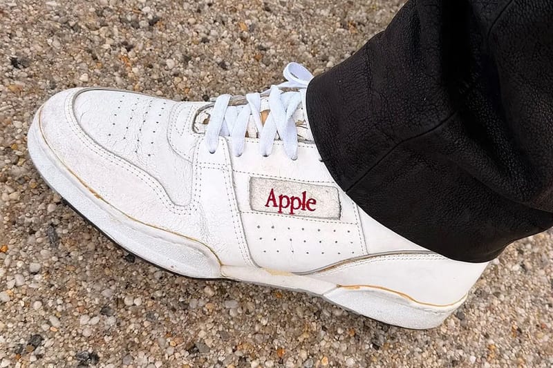 트래비스 스콧이 착용한 빈티지 애플 한정판 스니커