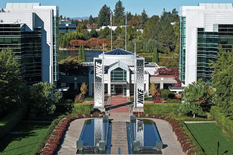 나이키, 공동 창립자의 이름으로 본사 명칭 변경