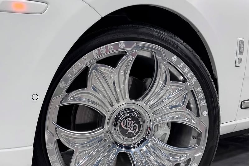 크롬 하츠 휠이 장착된 롤스로이스가 중고 시장에 등장했다