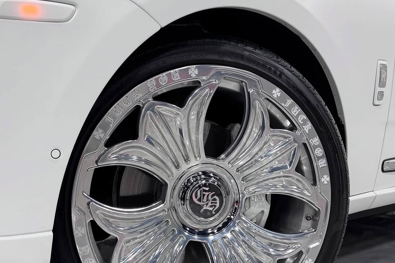 크롬 하츠 휠이 장착된 롤스로이스가 중고 시장에 등장했다