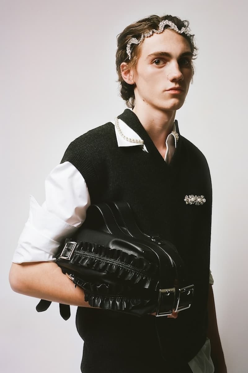 시몬 로샤 2026 봄, 여름 맨즈웨어 컬렉션 공개 