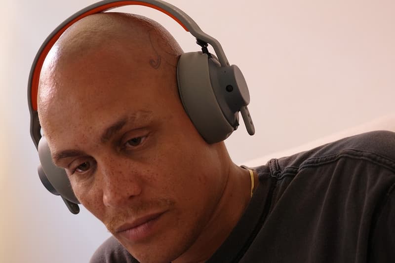 AIAIAI x 블러드 오렌지 헤드폰 공개