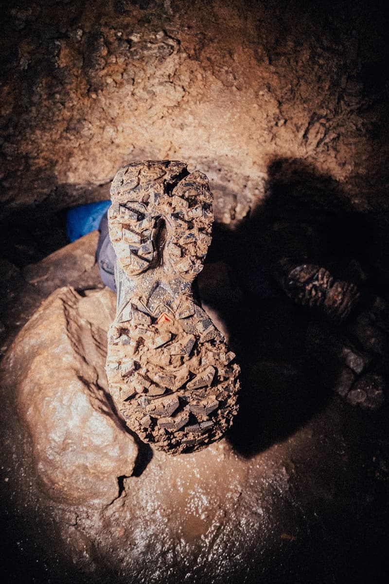 서플라이 x 살로몬 XT-4 OG 공개