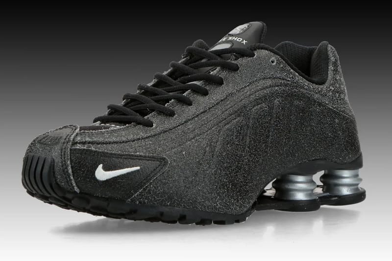 빈티지 레더가 뒤덮인 나이키 샥스 R4 공개