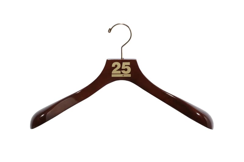 베이프 레더 클래식 다운 재킷이 돌아온다