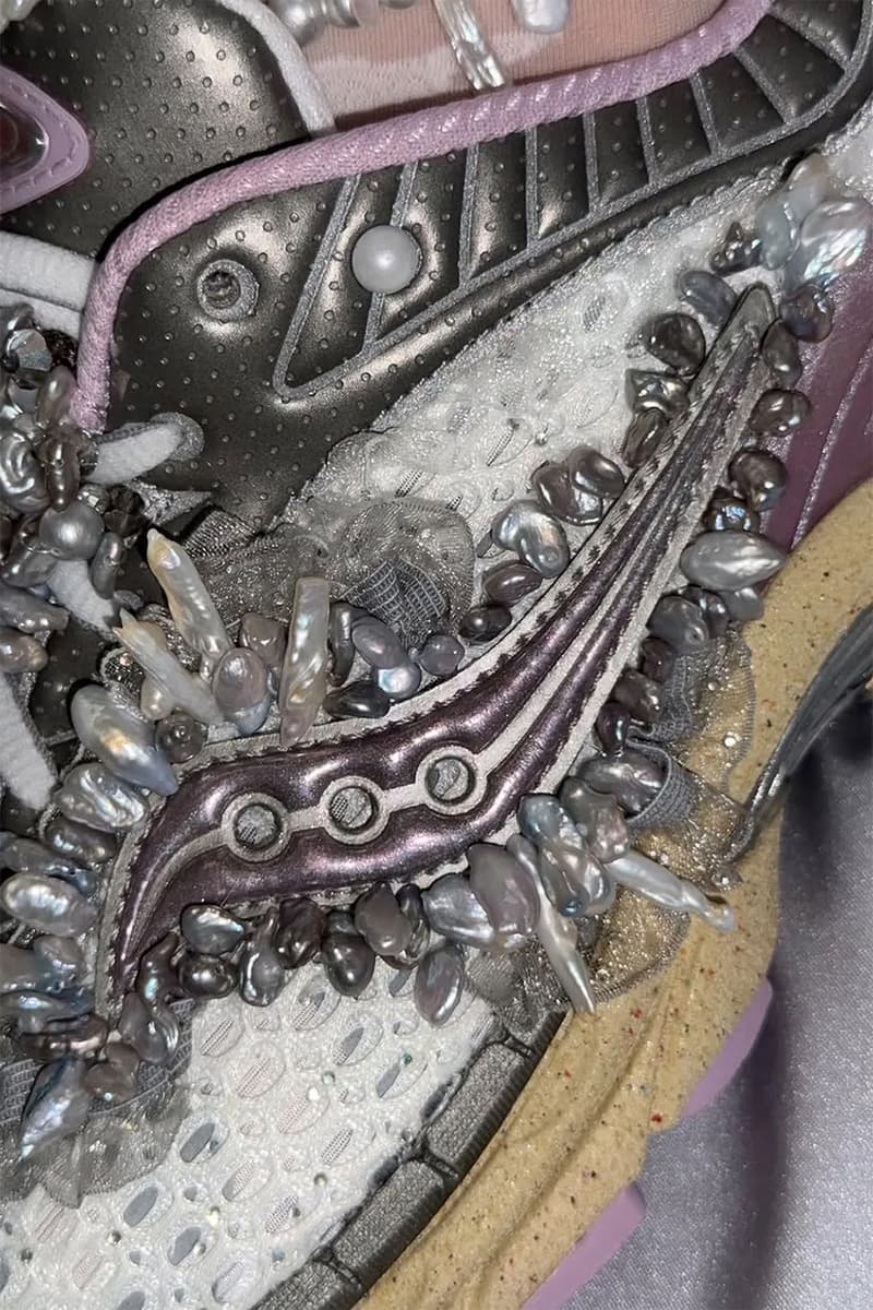 메타걸이 커스텀한 써코니 ‘Daughter of the Moon’ 공개