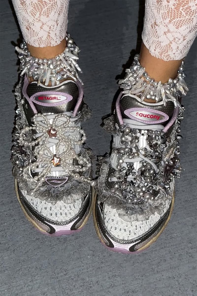 메타걸이 커스텀한 써코니 ‘Daughter of the Moon’ 공개