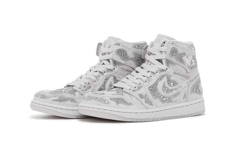 스와로브스키 x 에어 조던 1 하이 OG 공개