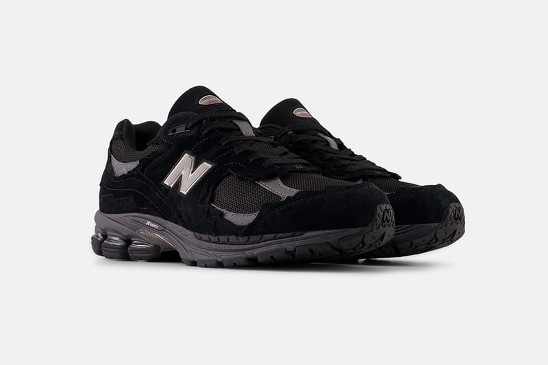 뉴발란스 2002R 고어텍스 ‘프로텍션 팩’ 출시