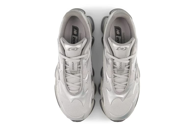 뉴발란스 앱졸브 2000 ‘실버 메탈릭’ 공개