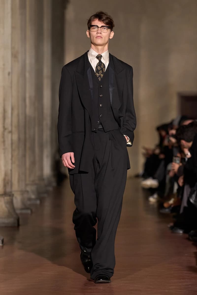 소시오츠키 x 아식스 협업 피티워모 컬렉션