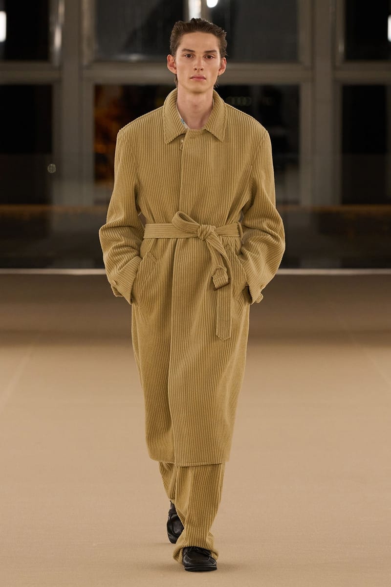 오라리 2026 FW 컬렉션 공개