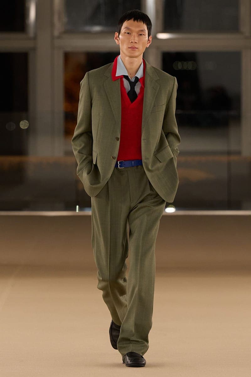 오라리 2026 FW 컬렉션 공개