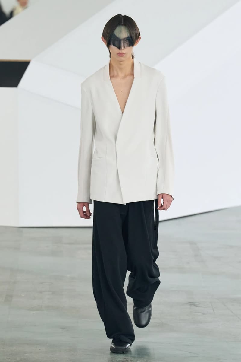 키코 코스타디노브 2026 FW 남성복 컬렉션 공개