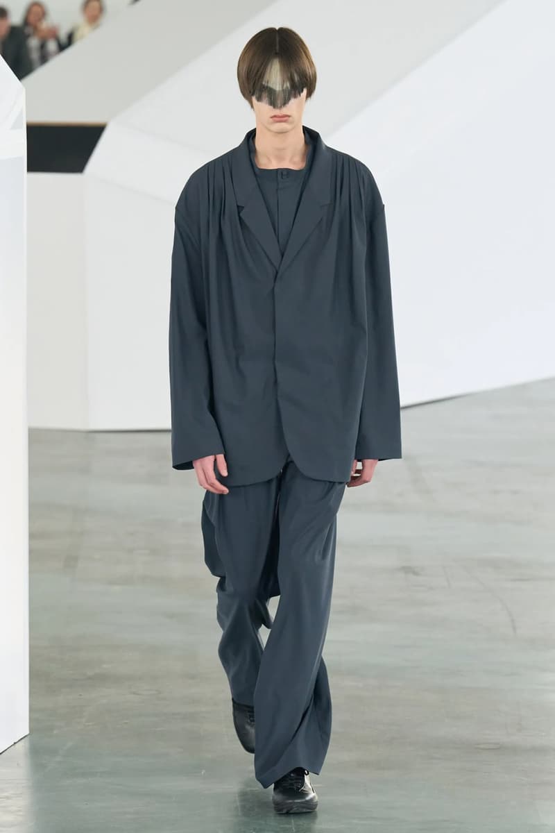 키코 코스타디노브 2026 FW 남성복 컬렉션 공개