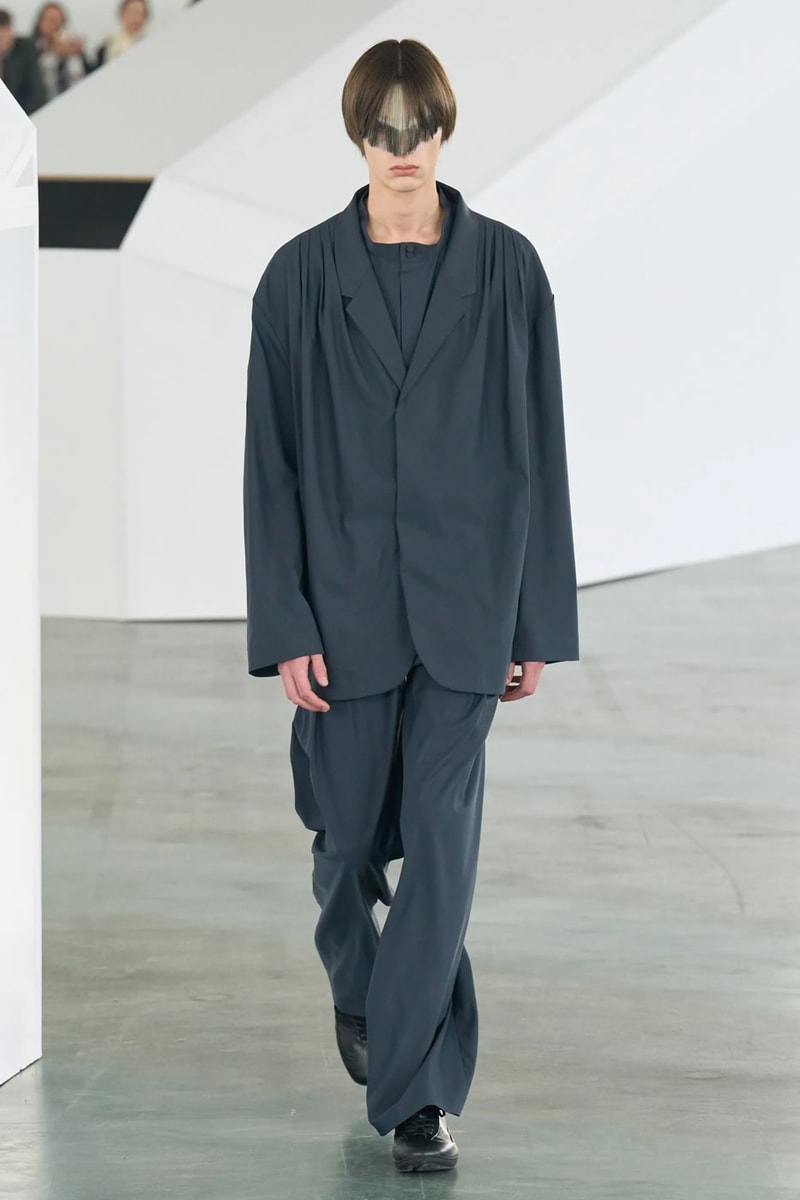 키코 코스타디노브 2026 FW 남성복 컬렉션 공개