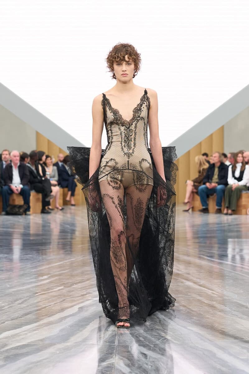 조나단 앤더슨의 디올 2026 오트 쿠튀르 컬렉션 공개