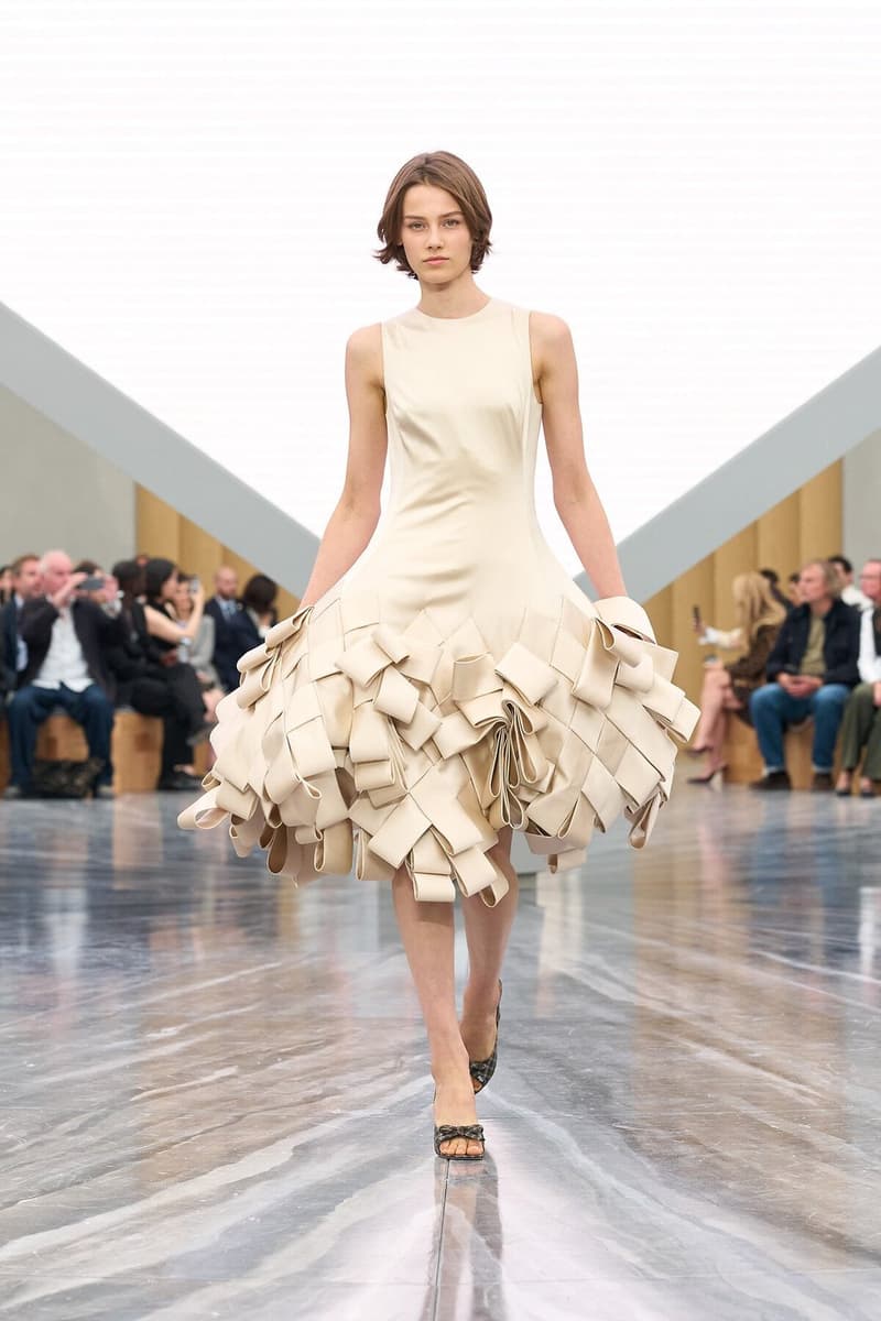 조나단 앤더슨의 디올 2026 오트 쿠튀르 컬렉션 공개