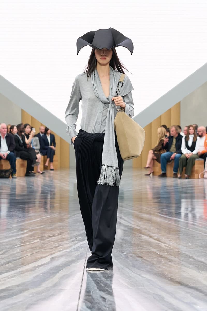 조나단 앤더슨의 디올 2026 오트 쿠튀르 컬렉션 공개