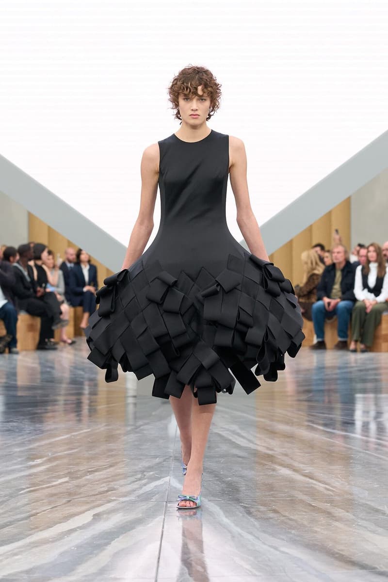 조나단 앤더슨의 디올 2026 오트 쿠튀르 컬렉션 공개