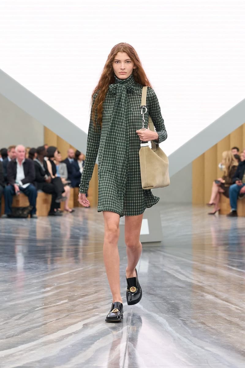 조나단 앤더슨의 디올 2026 오트 쿠튀르 컬렉션 공개