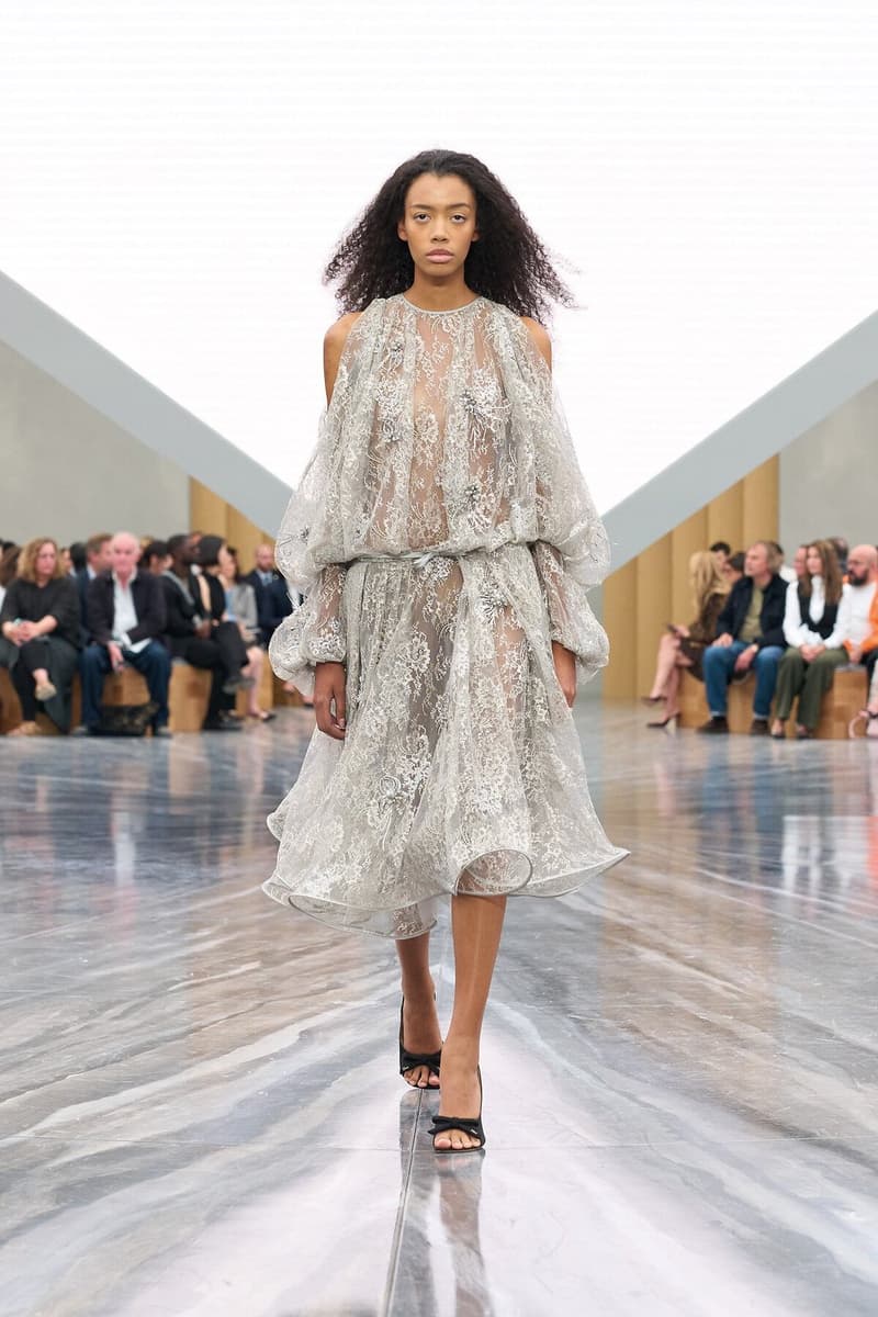 조나단 앤더슨의 디올 2026 오트 쿠튀르 컬렉션 공개