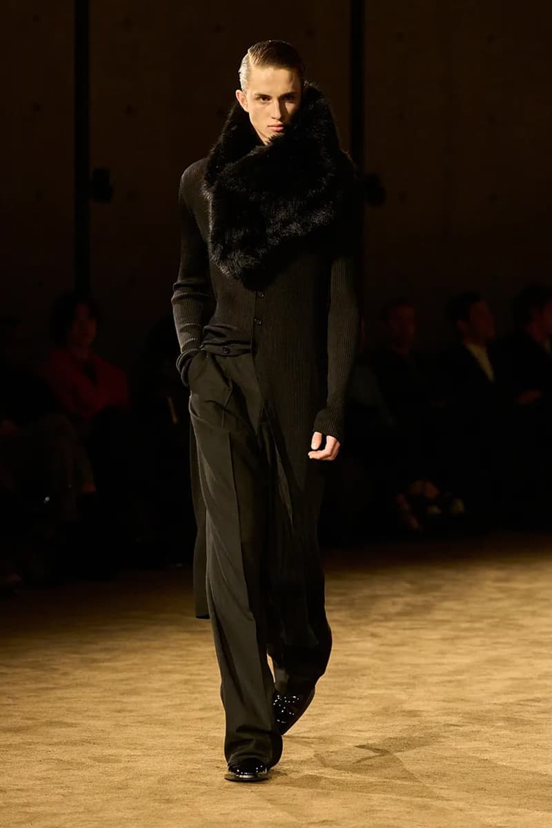 생 로랑 by 안토니 바카렐로 2026 FW 컬렉션 공개